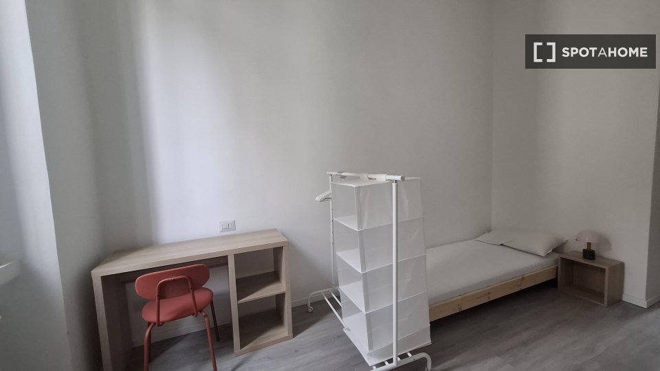 Double room Milan, 4 beds, 90m² — photo 10