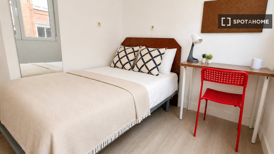 Double room Madrid, 4 beds — photo 31