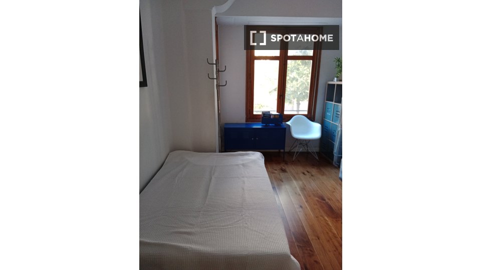 Double room Valencia, 3 beds, 135m² — photo 10