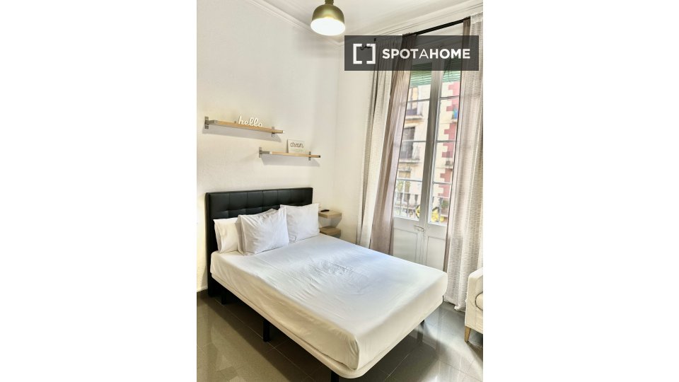 Double room Barcelona, 2 beds, 70m² — photo 1