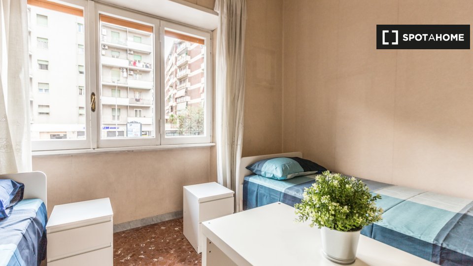 Double room Rome, 4 beds — photo 9