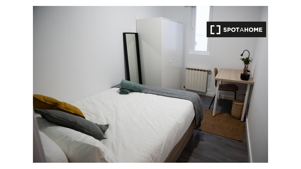 Double room Madrid, 8 beds, 120m² — photo 9