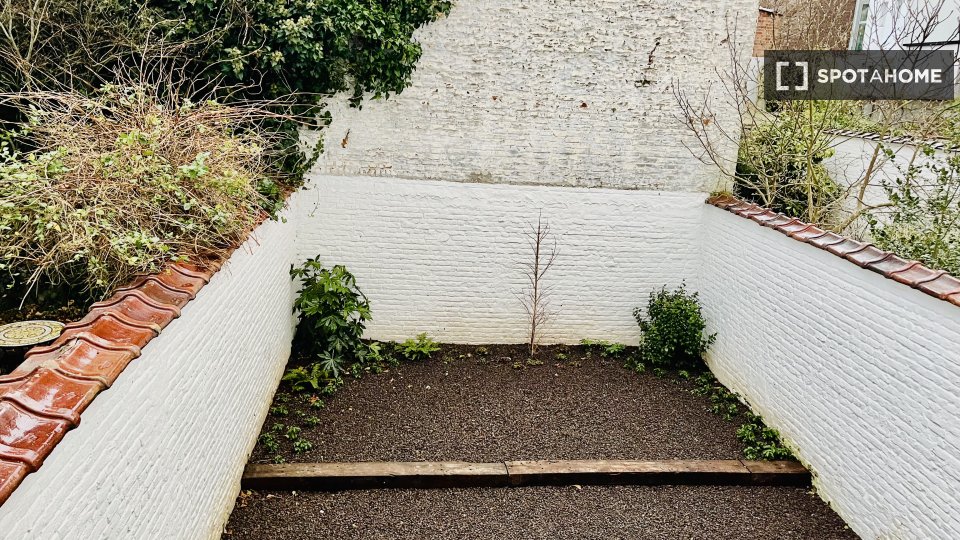 Double room Brussels, 8 beds — photo 15