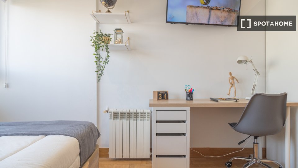 Double room Madrid, 5 beds — photo 16