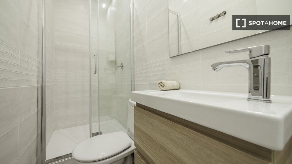 Double room Barcelona, 4 beds — photo 17