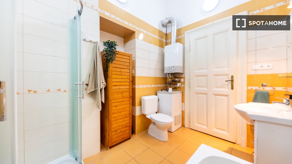 Double room Budapest, 3 beds, 100m² — photo 14