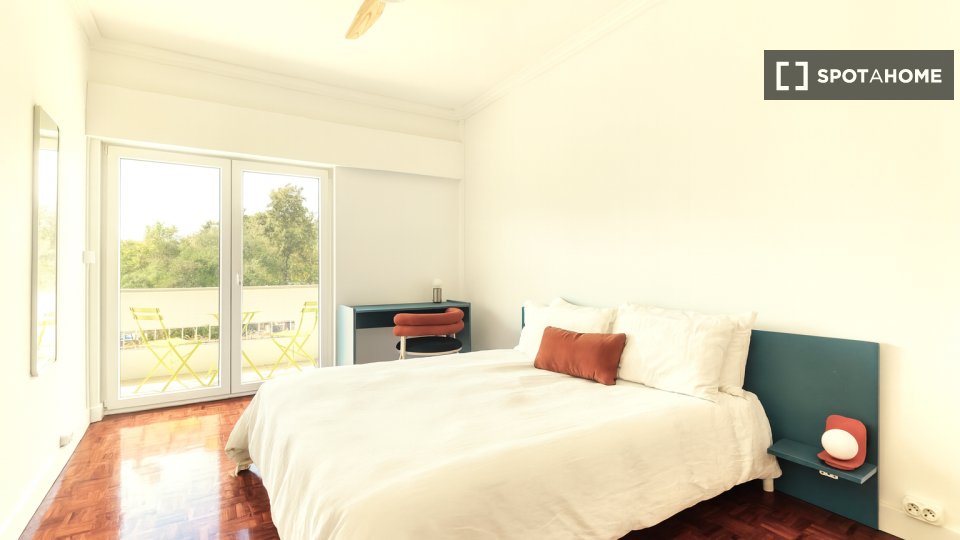 Double room Lisbon, 5 beds — photo 30