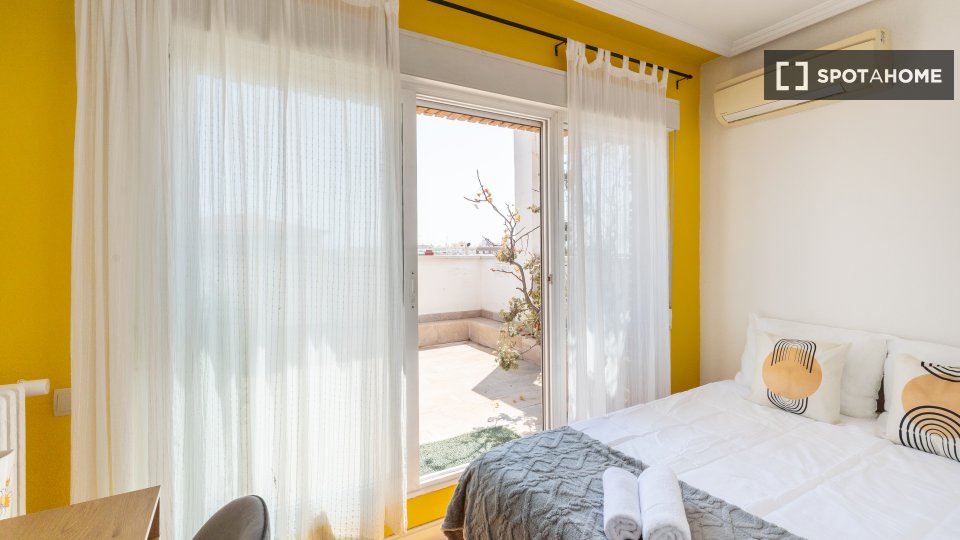 Double room Madrid, 6 beds — photo 18