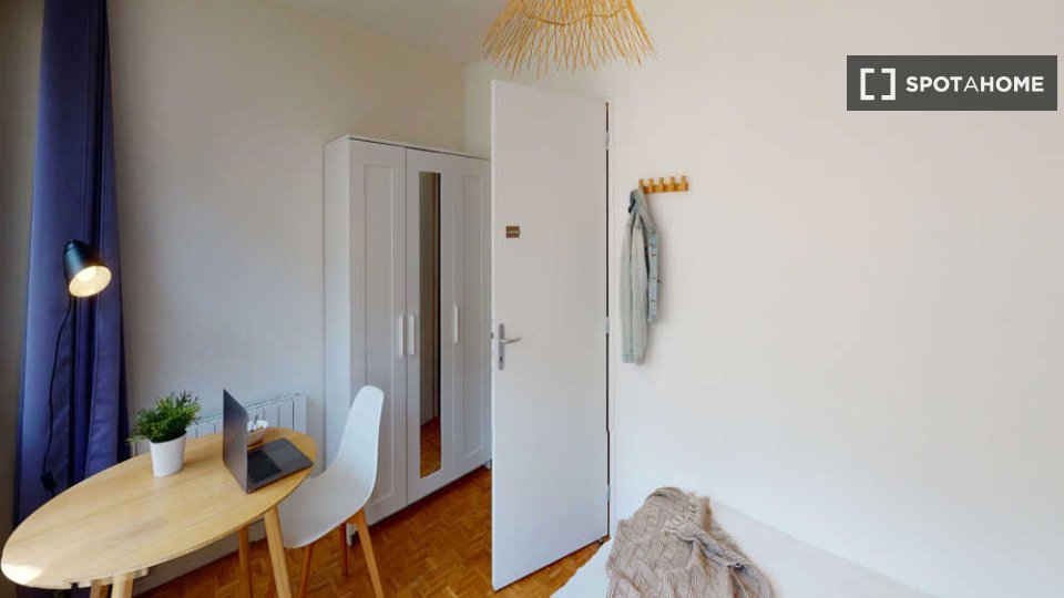 Double room Lyon, 5 beds, 90m² — photo 9