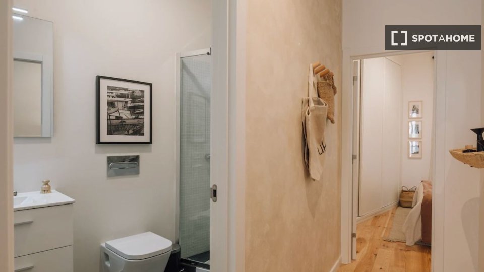 Apartment Lisbon, 1 bed — photo 18