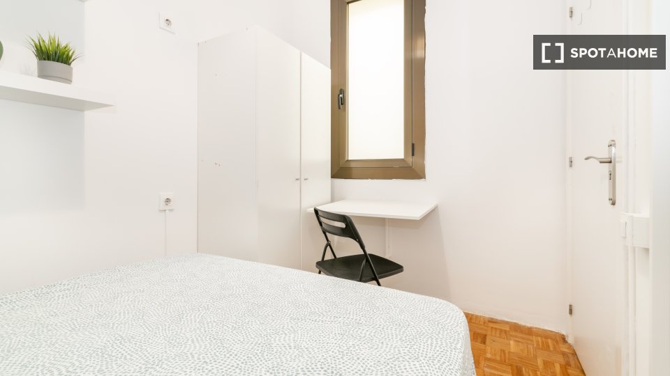 Double room Barcelona, 19 beds, 320m² — photo 5