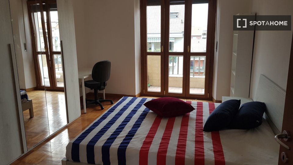 Double room Turin, 3 beds, 96m² — photo 12