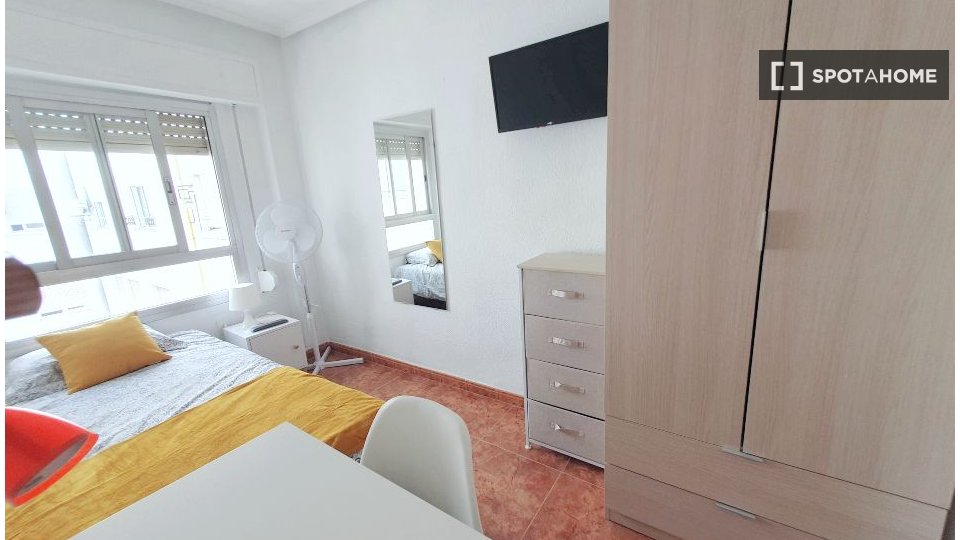 Double room Valencia, 5 beds — photo 1
