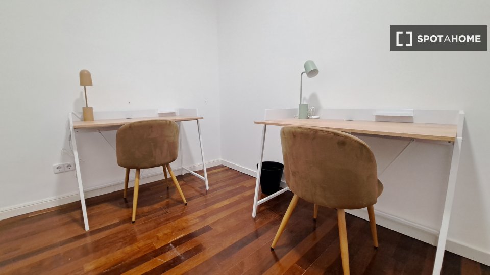 Double room Madrid, 14 beds, 200m² — photo 17
