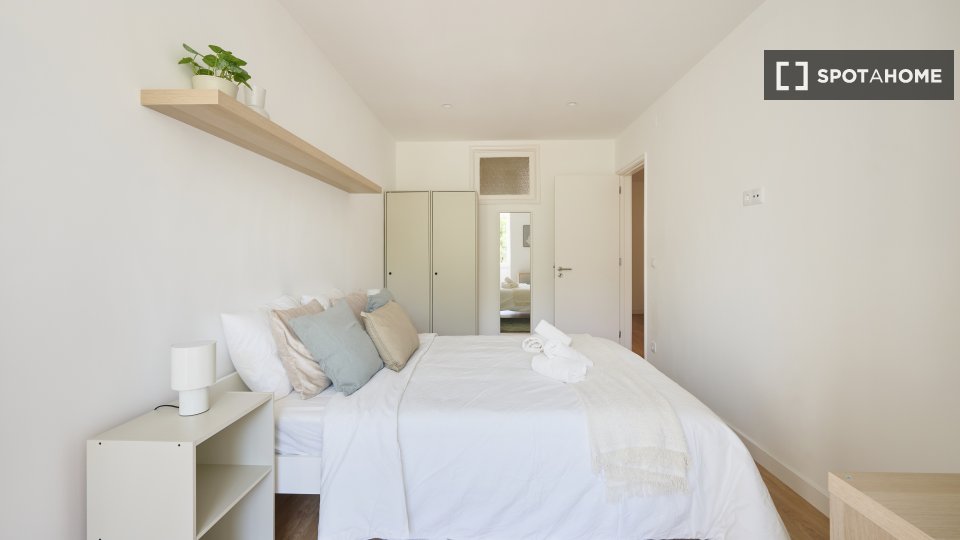Double room Lisbon, 4 beds — photo 10