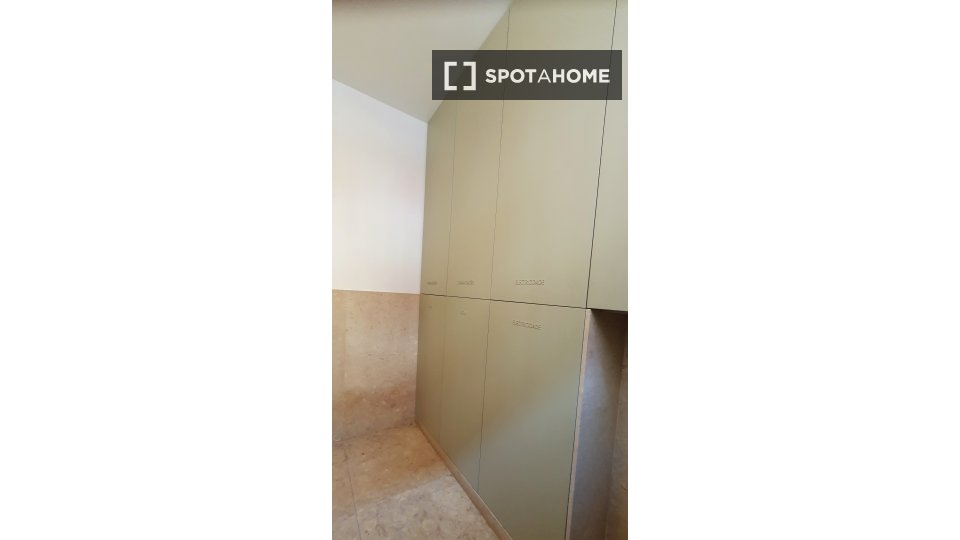 Apartment Lisbon, 1 bed, 65m² — photo 10