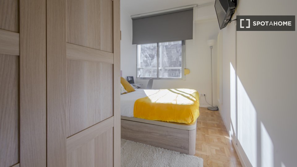 Double room Madrid, 9 beds, 220m² — photo 8