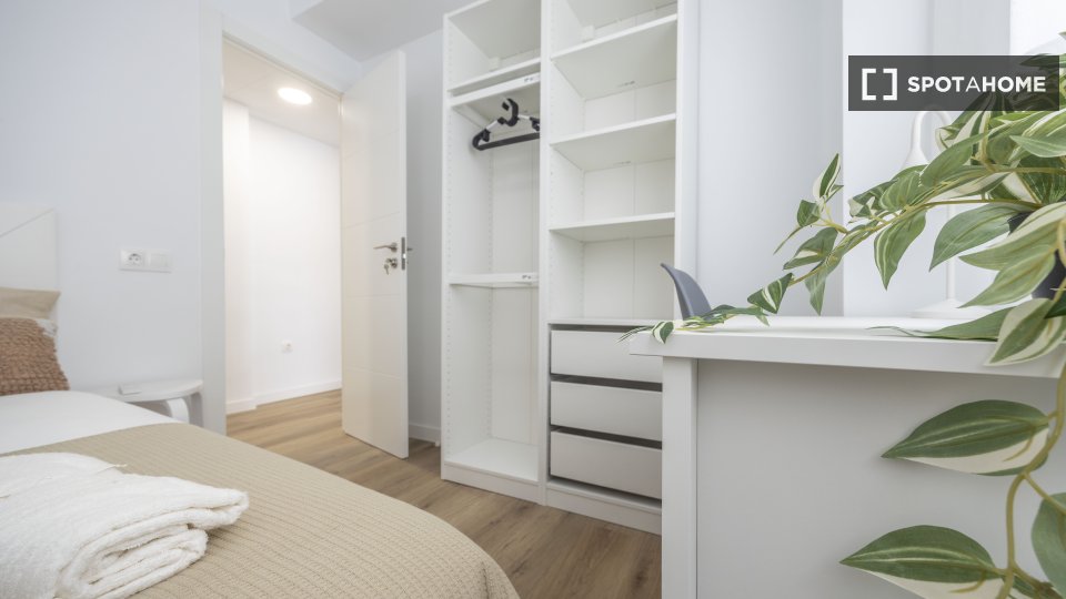 Chambre double Valence, 5 chambres, 100m² — photo 19