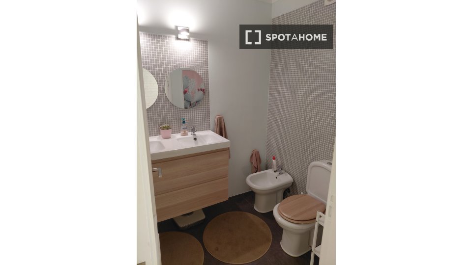 Double room Lisbon, 3 beds, 124m² — photo 3