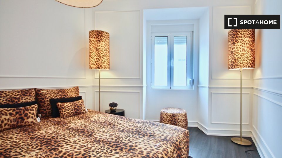 Apartment Lisbon, 2 beds, 70m² — photo 16