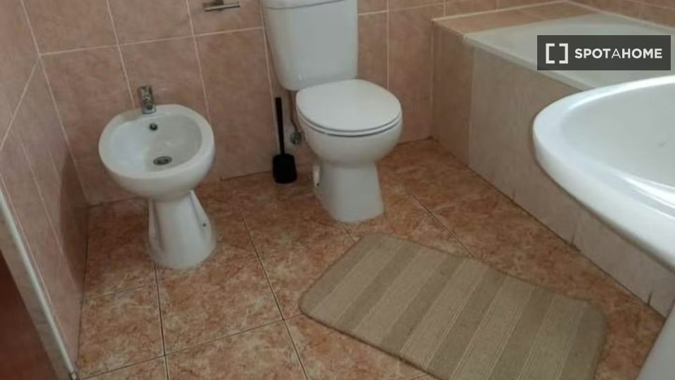 Double room Lisbon, 6 beds — photo 8