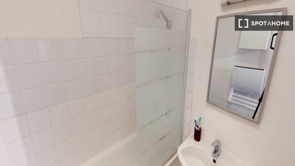 Double room Lille, 3 beds, 60m² — photo 5