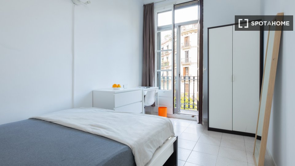 Double room Barcelona, 6 beds, 150m² — photo 21