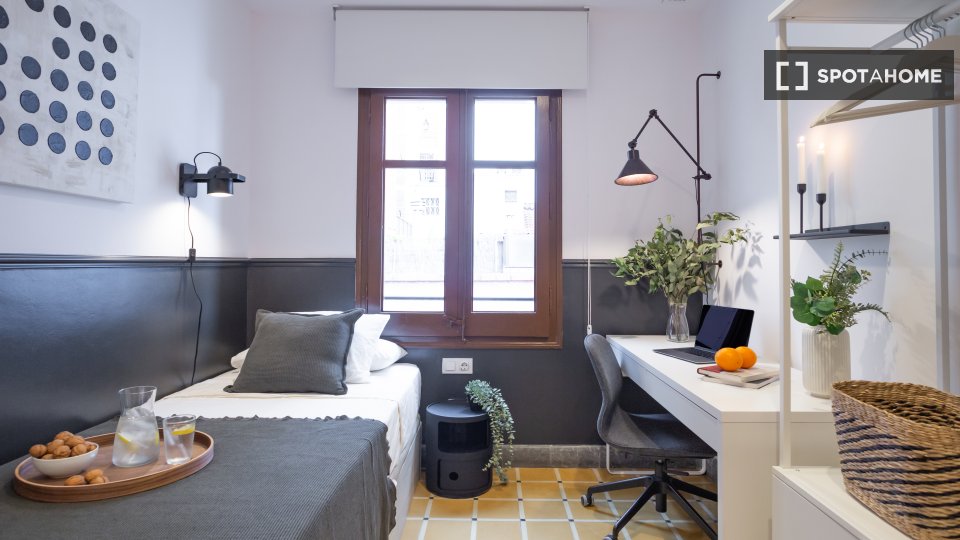 Double room Barcelona, 16 beds, 380m² — photo 16