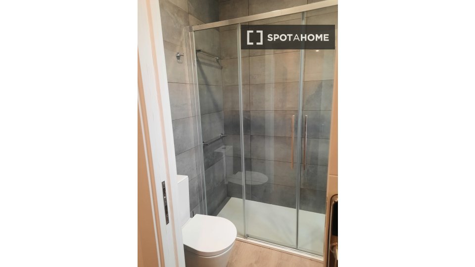 Double room Lisbon, 6 beds, 160m² — photo 23