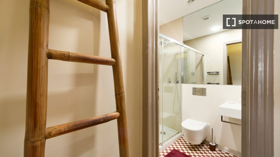 Apartment Lisbon, 1 bed — photo 40
