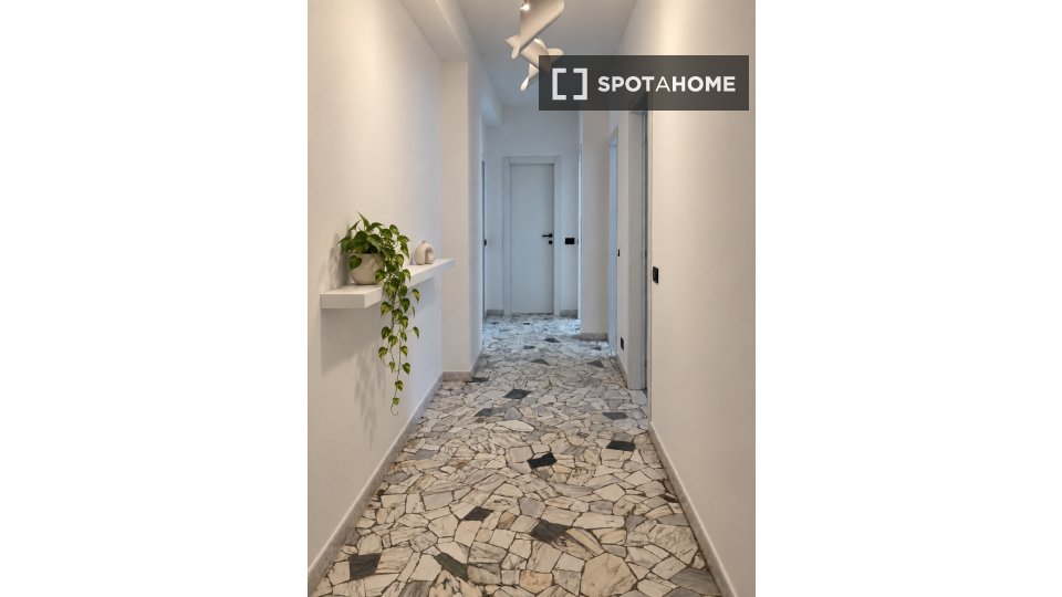 Double room Milan, 2 beds, 80m² — photo 5