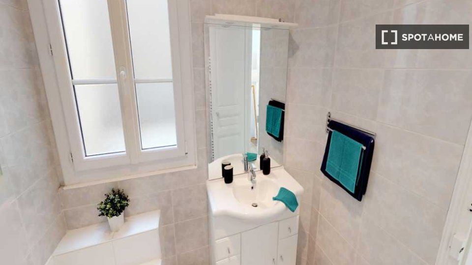 Double room Paris, 6 beds, 120m² — photo 6