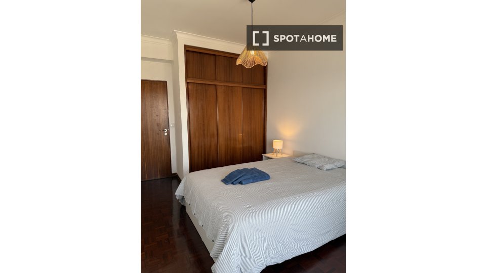 Double room Lisbon, 4 beds, 124m² — photo 12