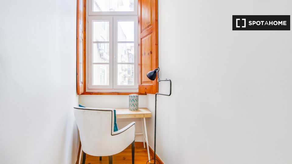 Apartment Lisbon, 2 beds, 80m² — photo 8
