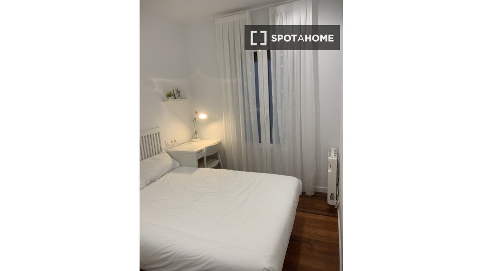 Double room Bilbao, 5 beds, 98m² — photo 6