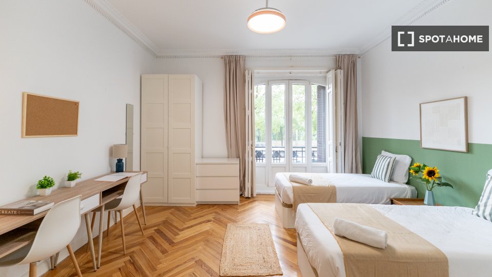Double room Madrid, 4 beds — photo 8