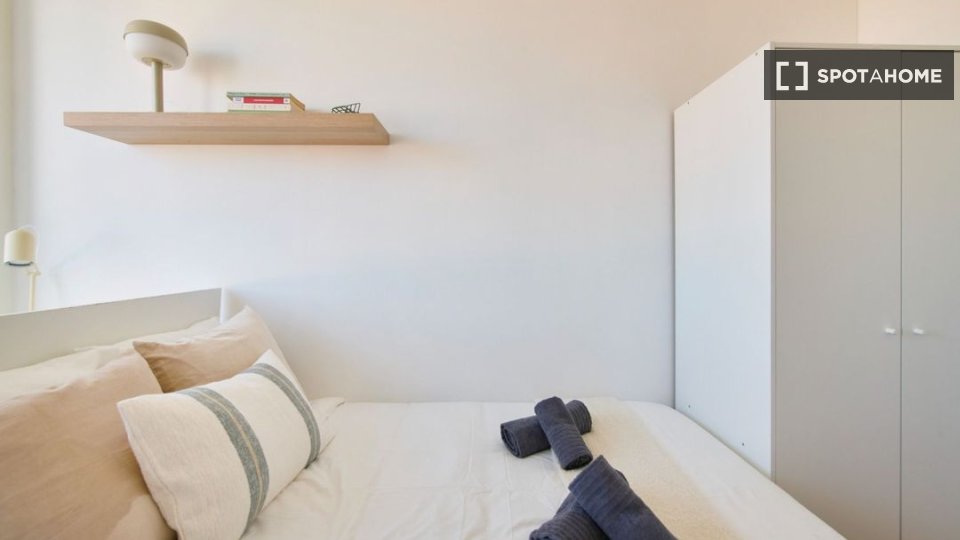 Double room Lisbon, 10 beds — photo 17