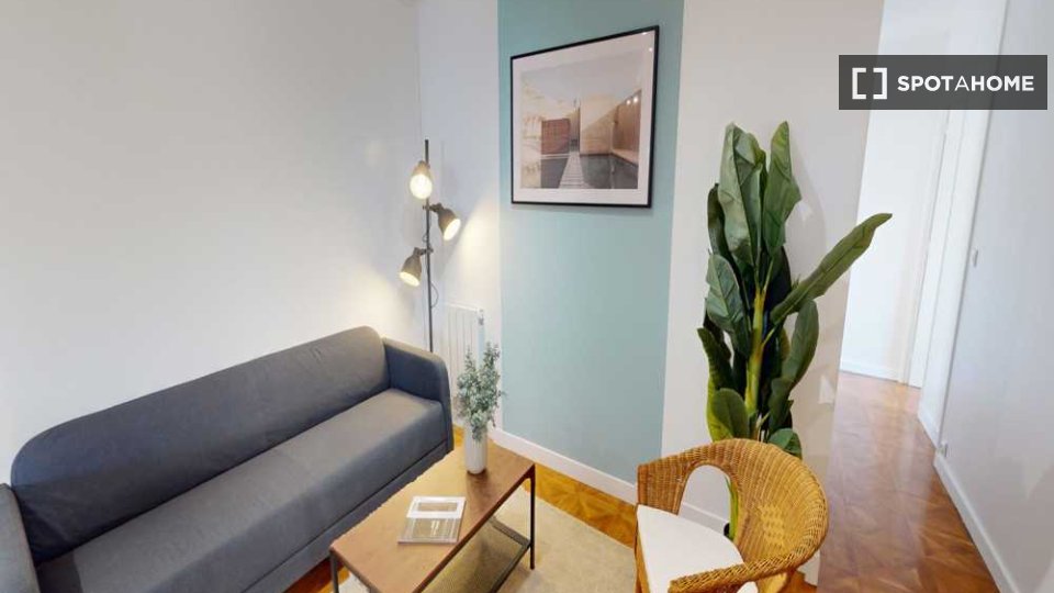 Double room Paris, 5 beds, 100m² — photo 1