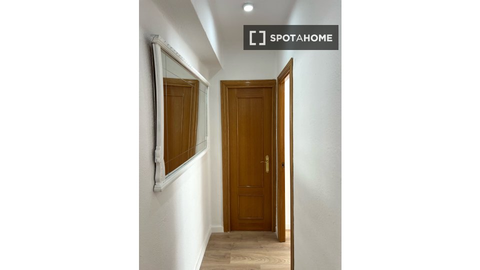 Apartment Valencia, 3 beds, 71m² — photo 18