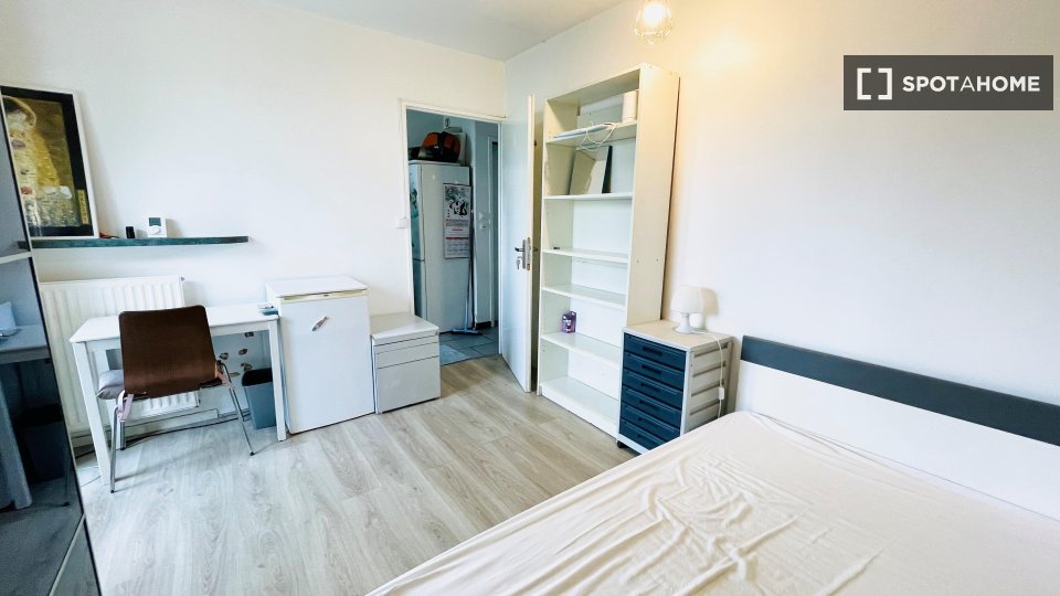Double room Paris, 3 beds, 14m² — photo 8