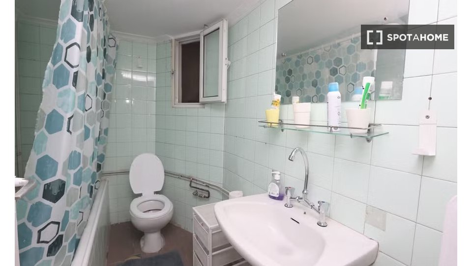 Double room Athens, 5 beds — photo 19