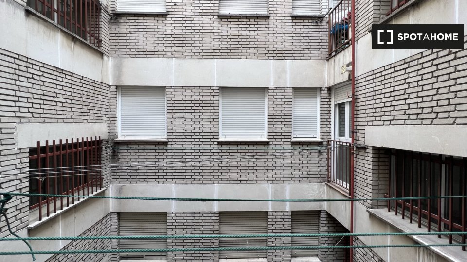 Double room Madrid, 5 beds, 95m² — photo 14