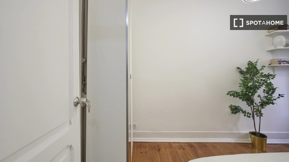 Double room Lisbon, 8 beds — photo 11