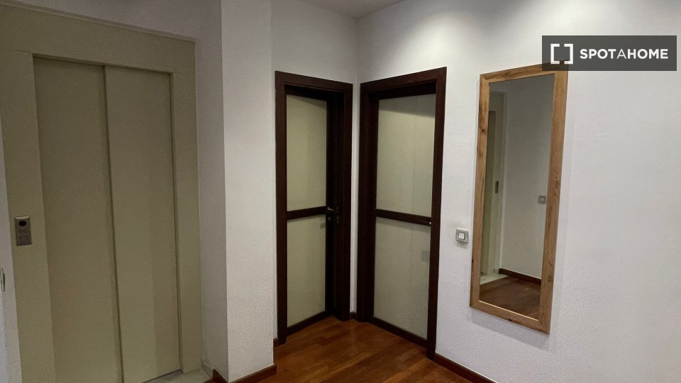 Double room Valencia, 1 bed, 150m² — photo 3