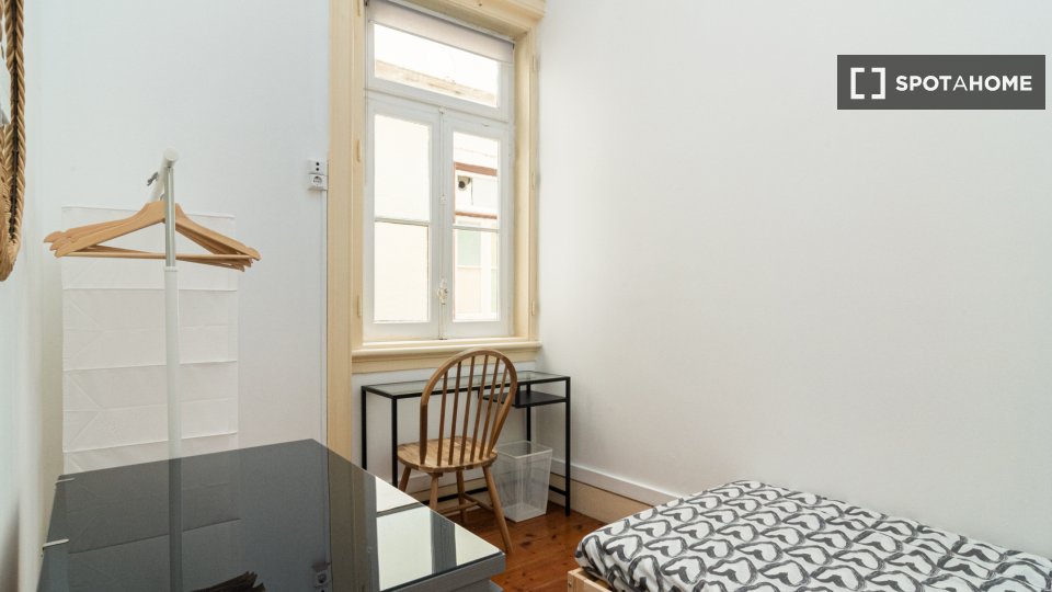 Double room Lisbon, 11 beds — photo 18