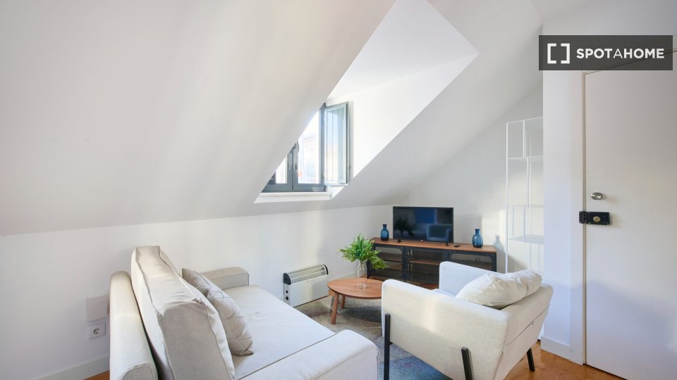 Apartment Lisbon, 1 bed — photo 13