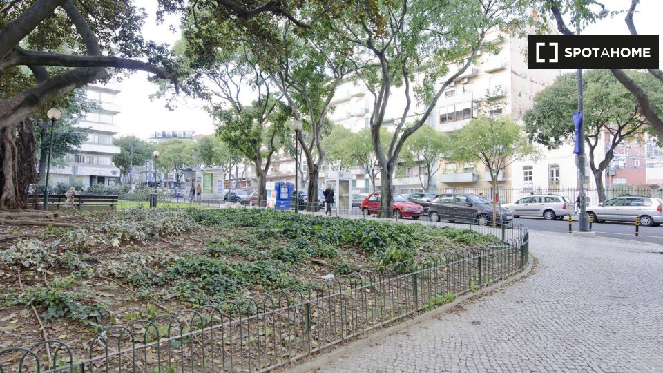 Double room Lisbon, 4 beds — photo 40