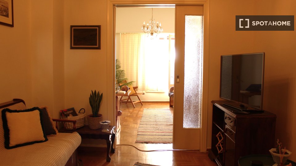 Apartment Athens, 1 bed, 64m² — photo 8