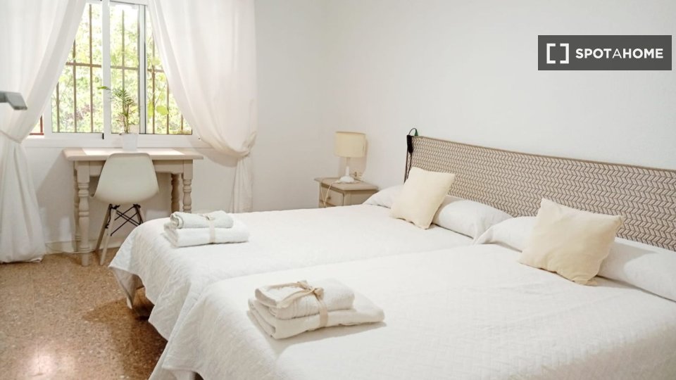 Double room Almeria, 5 beds, 190m² — photo 4