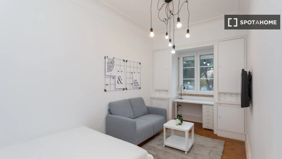 Double room Lisbon, 6 beds — photo 1